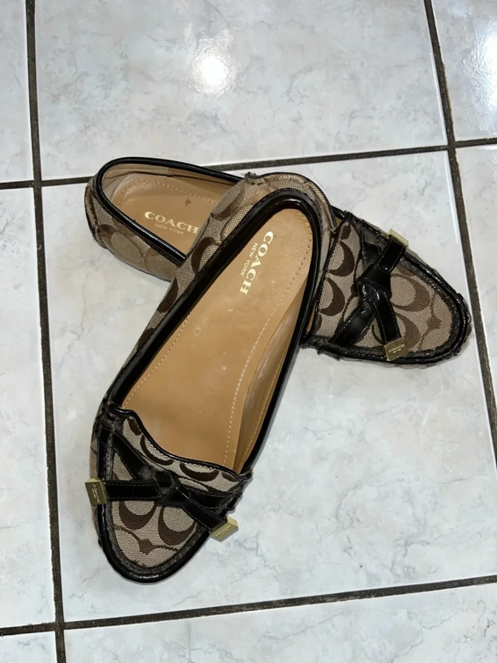 NWOT COACH FRIDA SIGNATURE JACQUARD TAN AND BROWN LEATHER SIZE 7.5 - Picture 3 of 10